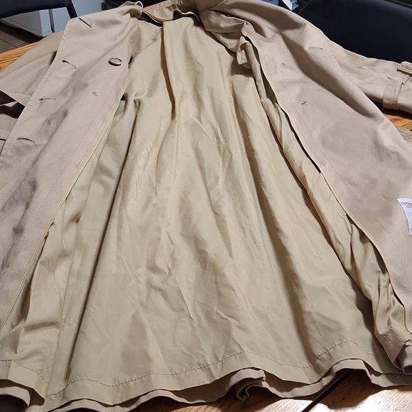 LONDON FOG WOMENS COAT TRENCH 12P PETITE  TAN Jacket Long  Worn SLEEVES Preowned - Picture 8 of 8